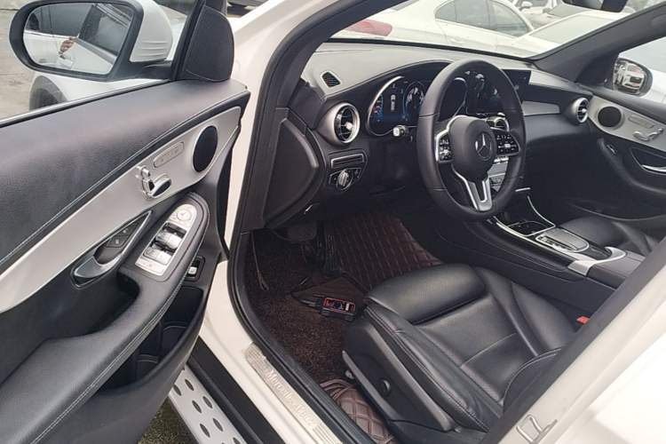Used Mercedes-Benz GLC 2020 Facelifted GLC 260 L 4MATIC Dynamic Edition Driver Seat