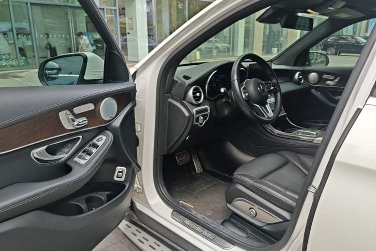 Used Mercedes-Benz GLC 2020 Facelift GLC 300 L 4MATIC Dynamic Edition Driver Seat