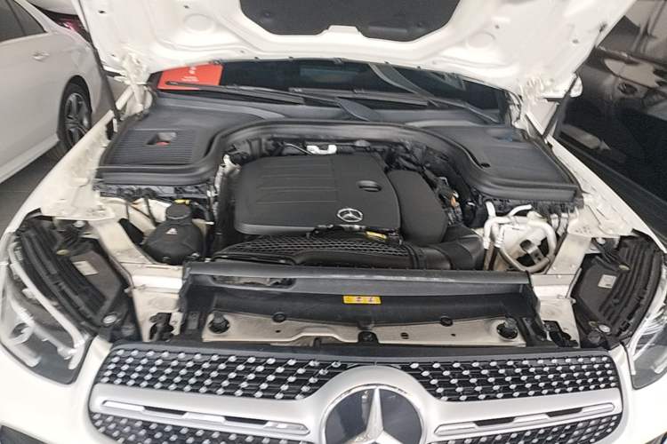 Used Mercedes-Benz GLC 2020 GLC 300 L 4MATIC Dynamic Edition Engine Bay