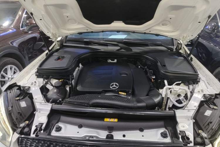 Used Mercedes-Benz GLC 2020 GLC 260 L 4MATIC Dynamic Model Engine Bay