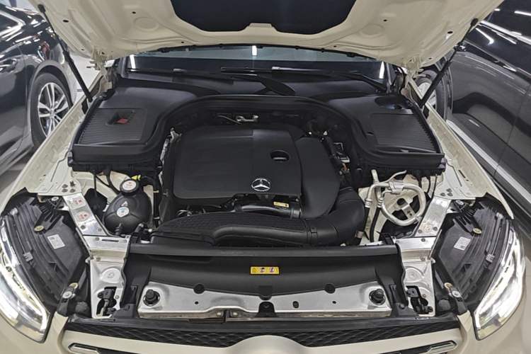 Used Mercedes-Benz GLC 2020 GLC 260 L 4MATIC Dynamic Model Engine Bay