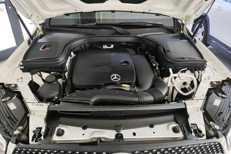Used Mercedes-Benz GLC 2020 GLC 300 L 4MATIC Dynamic Edition Engine Bay