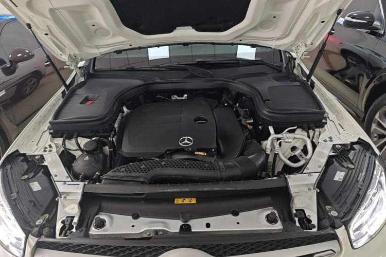Used Mercedes-Benz GLC 2020 GLC 260 L 4MATIC Dynamic Model Engine Bay