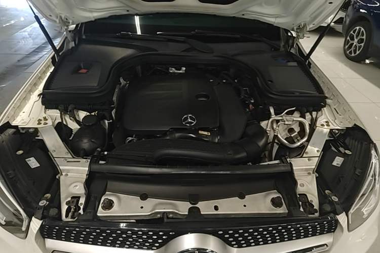 Used Mercedes-Benz GLC 2020 GLC 260 L 4MATIC Dynamic Model Engine Bay