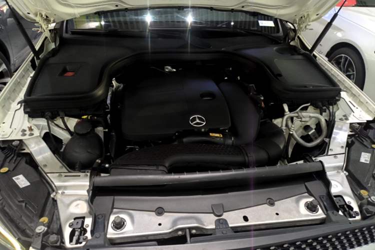 Used Mercedes-Benz GLC 2020 GLC 300 L 4MATIC Dynamic Edition Engine Bay