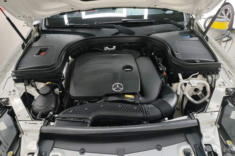 Used Mercedes-Benz GLC 2020 GLC 300 L 4MATIC Dynamic Edition Engine Bay