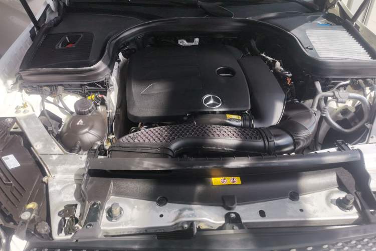 Used Mercedes-Benz GLC 2020 GLC 300 L 4MATIC Dynamic Edition Engine Bay