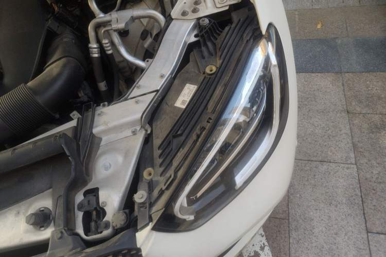 Used Mercedes-Benz GLC 2020 Facelift GLC 300 L 4MATIC Dynamic Edition Engine Bay Left