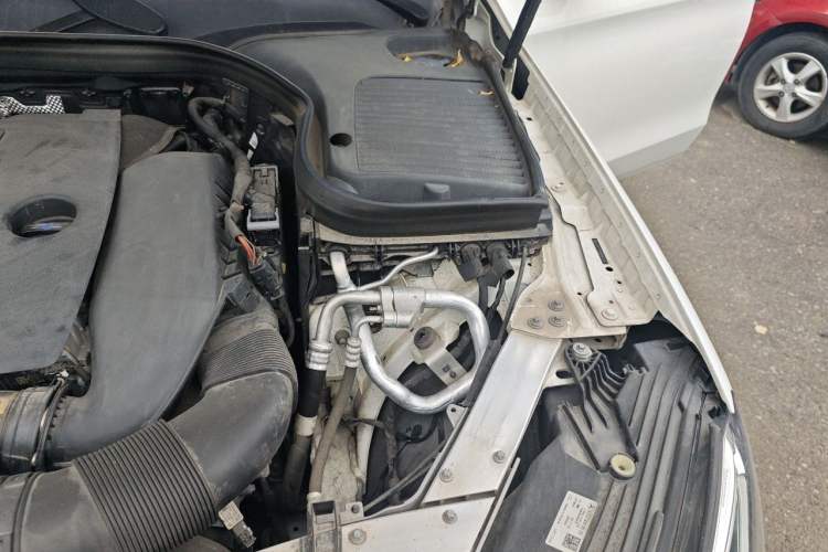 Used Mercedes-Benz GLC 2020 GLC 260 L 4MATIC Luxury Model Engine Bay Left