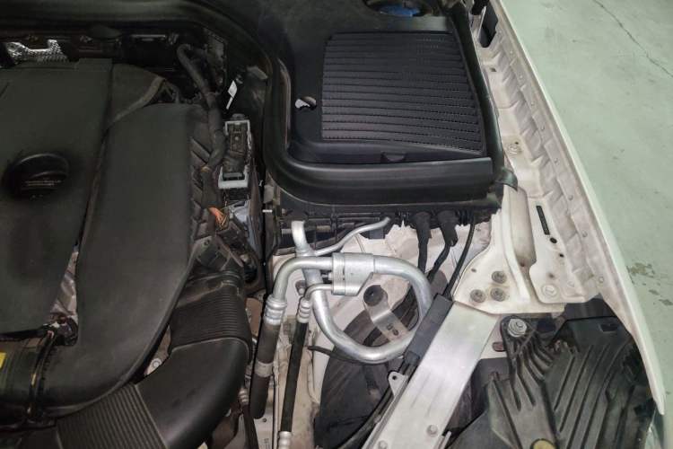 Used Mercedes-Benz GLC 2020 Facelift GLC 300 L 4MATIC Dynamic Edition Engine Bay Left