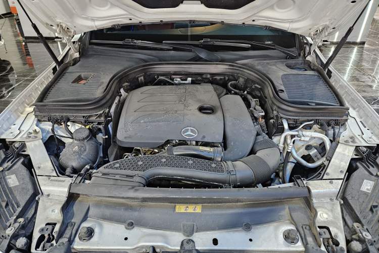 Used Mercedes-Benz GLC 2020 GLC 300 L 4MATIC Dynamic Edition Engine Bay