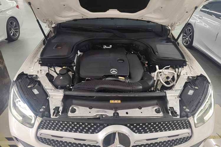 Used Mercedes-Benz GLC 2020 GLC 300 L 4MATIC Dynamic Edition Engine Bay