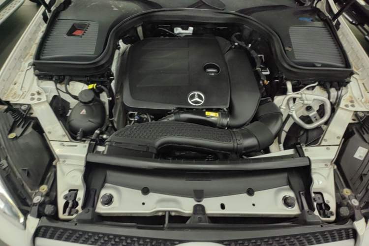 Used Mercedes-Benz GLC 2020 GLC 300 L 4MATIC Dynamic Edition Engine Bay