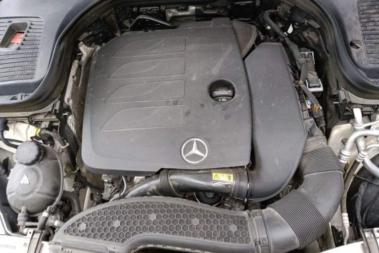 Used Mercedes-Benz GLC 2020 GLC 300 L 4MATIC Dynamic Edition Engine Bay