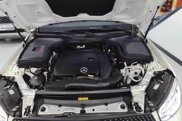 Used Mercedes-Benz GLC 2020 GLC 300 L 4MATIC Dynamic Edition Engine Bay