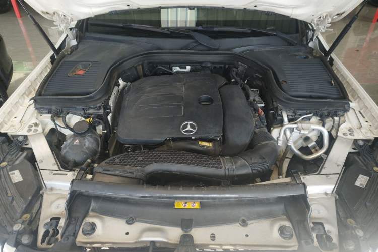 Used Mercedes-Benz GLC 2020 GLC 300 L 4MATIC Dynamic Edition Engine Bay