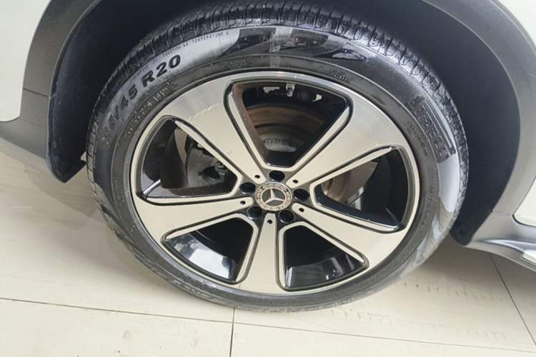 Used Mercedes-Benz GLC 2020 Facelifted GLC 300 L 4MATIC Luxury Edition Exterior 2