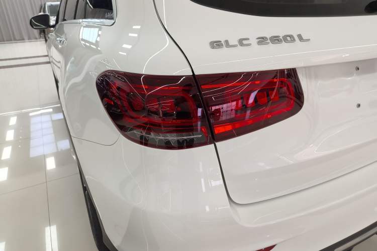 Used Mercedes-Benz GLC 2020 Facelift GLC 260 L 4MATIC Luxury Edition Exterior 3