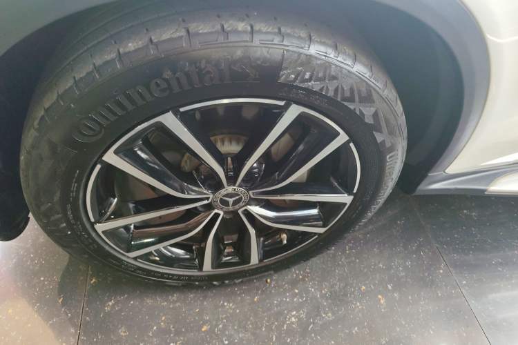 Used Mercedes-Benz GLC 2020 GLC 300 L 4MATIC Dynamic Edition Exterior 3