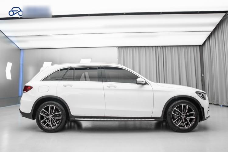 Used Mercedes-Benz GLC 2020 Facelift GLC 300 L 4MATIC Dynamic Edition Exterior 3