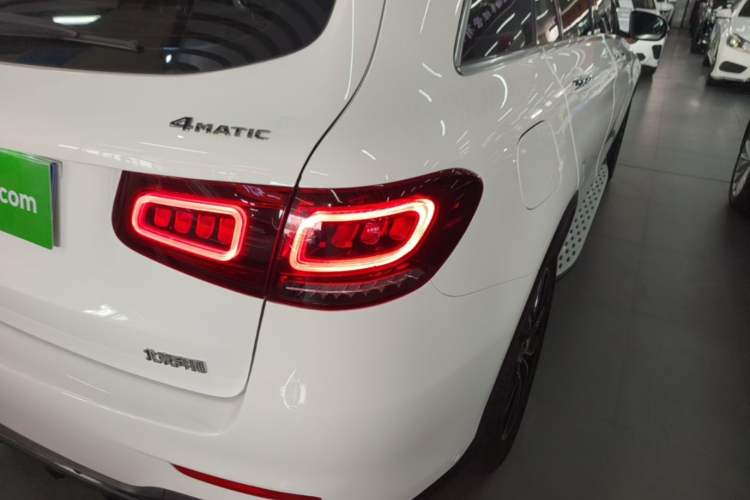 Used Mercedes-Benz GLC 2020 Facelifted GLC 300 L 4MATIC AMG-Line Exterior 3