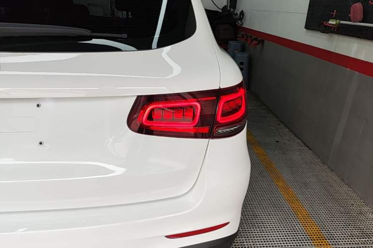 Used Mercedes-Benz GLC 2020 GLC 300 L 4MATIC Dynamic Edition Exterior 3