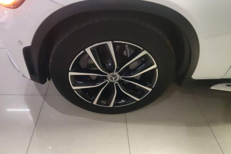Used Mercedes-Benz GLC 2020 GLC 300 L 4MATIC Dynamic Edition Exterior 3