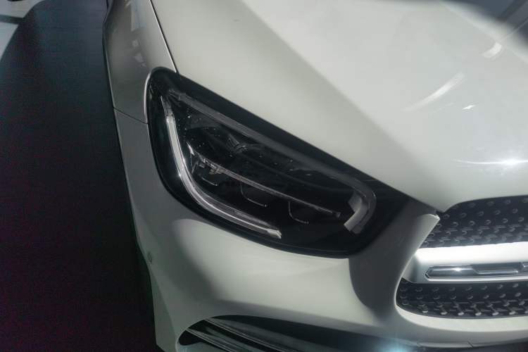 Used Mercedes-Benz GLC 2020 GLC 300 L 4MATIC Dynamic Edition Exterior 3