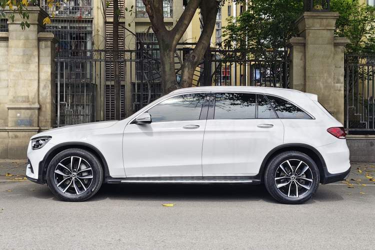 Used Mercedes-Benz GLC 2020 GLC 300 L 4MATIC Dynamic Edition Exterior 3