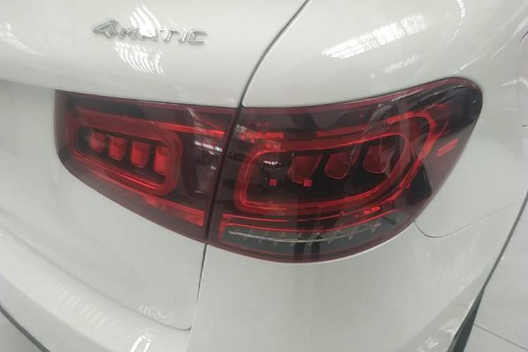 Used Mercedes-Benz GLC 2020 GLC 260 L 4MATIC Luxury Model Exterior 3