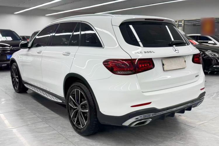 Used Mercedes-Benz GLC 2020 GLC 300 L 4MATIC Luxury Model Exterior 3