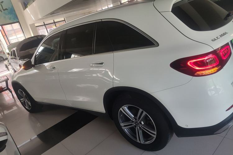 Used Mercedes-Benz GLC 2020 GLC 260 L 4MATIC Luxury Model Exterior 3