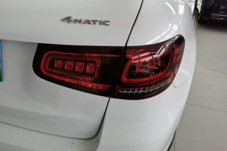 Used Mercedes-Benz GLC 2020 Facelift GLC 300 L 4MATIC Dynamic Edition Exterior 3