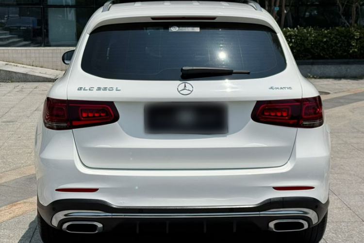 Used Mercedes-Benz GLC 2020 GLC 260 L 4MATIC Luxury Model Exterior 3