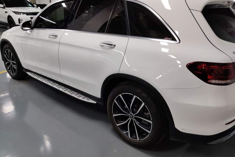 Used Mercedes-Benz GLC 2020 Facelift GLC 300 L 4MATIC Dynamic Edition Exterior 3