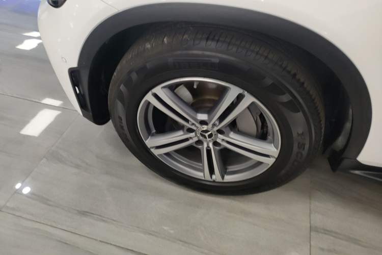 Used Mercedes-Benz GLC 2020 GLC 260 L 4MATIC Luxury Model Exterior 4