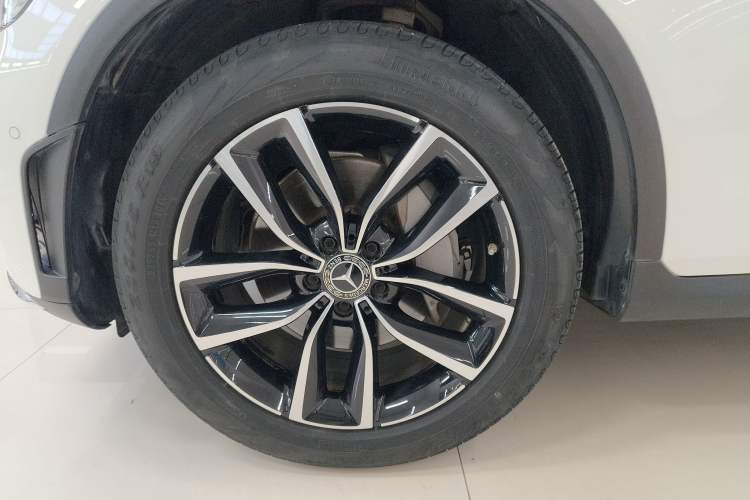 Used Mercedes-Benz GLC 2020 Facelift GLC 260 L 4MATIC Luxury Edition Exterior 4