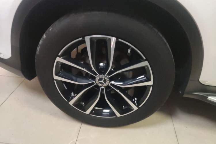 Used Mercedes-Benz GLC 2020 GLC 300 L 4MATIC Dynamic Edition Exterior 4