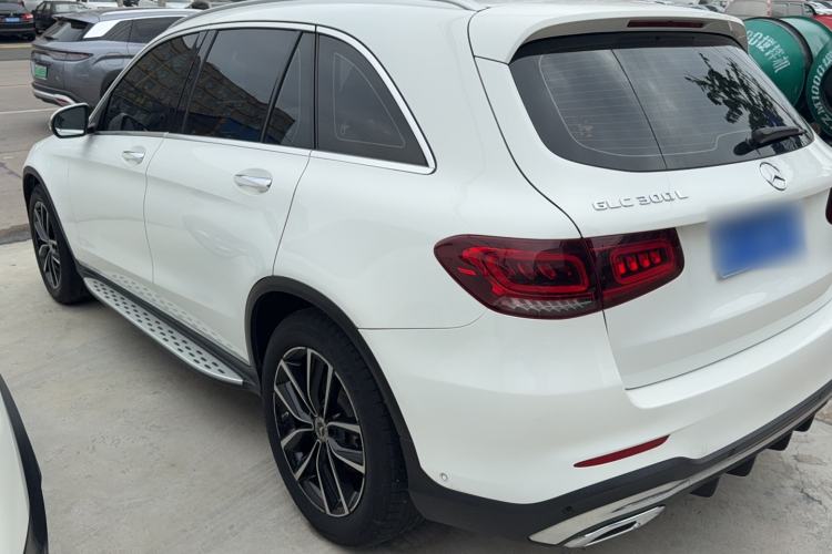 Used Mercedes-Benz GLC 2020 Facelifted GLC 300 L 4MATIC AMG-Line Exterior 4