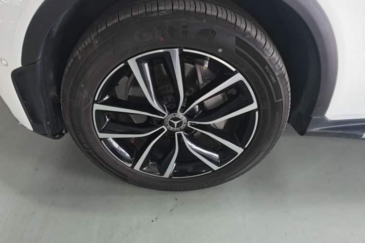 Used Mercedes-Benz GLC 2020 Facelift GLC 300 L 4MATIC Dynamic Edition Exterior 4