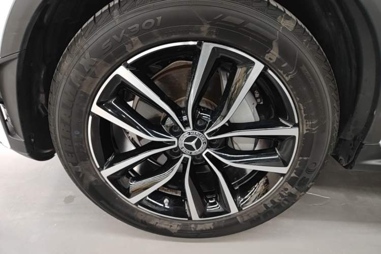 Used Mercedes-Benz GLC 2020 Facelift GLC 300 L 4MATIC Dynamic Edition Exterior 4