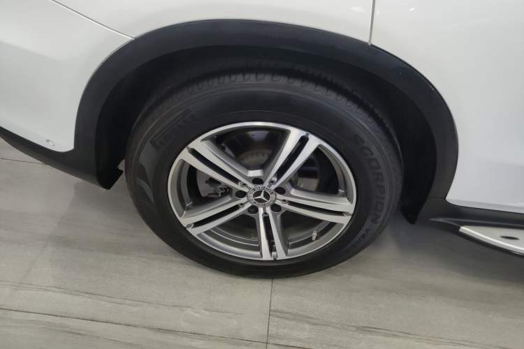 Used Mercedes-Benz GLC 2020 GLC 260 L 4MATIC Luxury Model Exterior 5