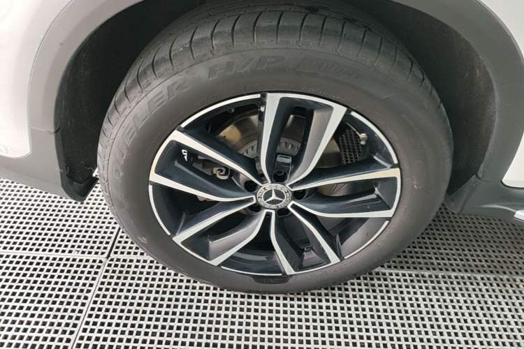 Used Mercedes-Benz GLC 2020 GLC 300 L 4MATIC Dynamic Edition Exterior 5
