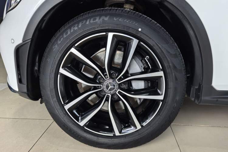 Used Mercedes-Benz GLC 2020 Facelift GLC 260 L 4MATIC Luxury Edition Exterior 6