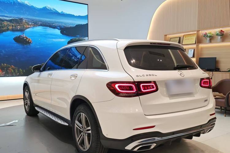 Used Mercedes-Benz GLC 2020 GLC 260 L 4MATIC Luxury Model Exterior 6