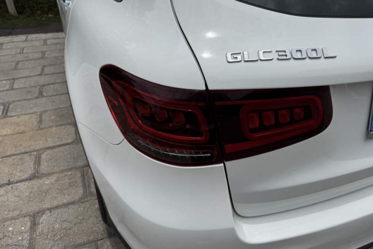Used Mercedes-Benz GLC 2020 Facelift GLC 300 L 4MATIC Dynamic Edition Exterior 7