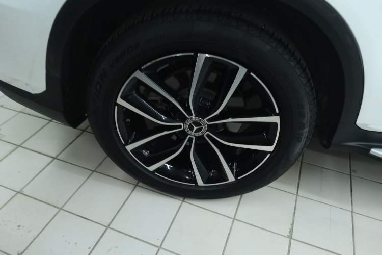 Used Mercedes-Benz GLC 2020 GLC 300 L 4MATIC Dynamic Edition Exterior 8