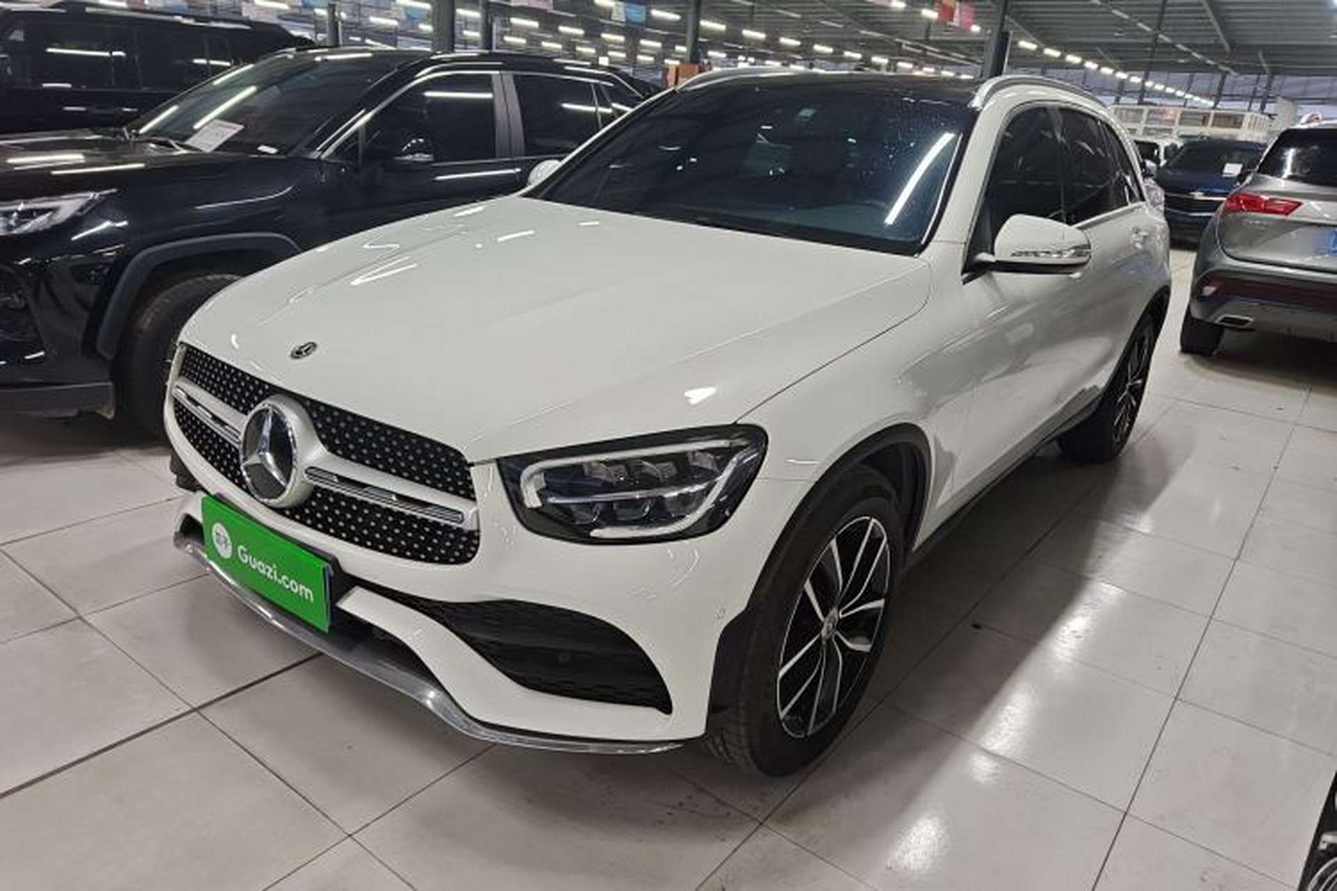Used Mercedes-Benz GLC 2020 Facelift GLC 260 L 4MATIC Luxury Edition Front Left 45 Deg