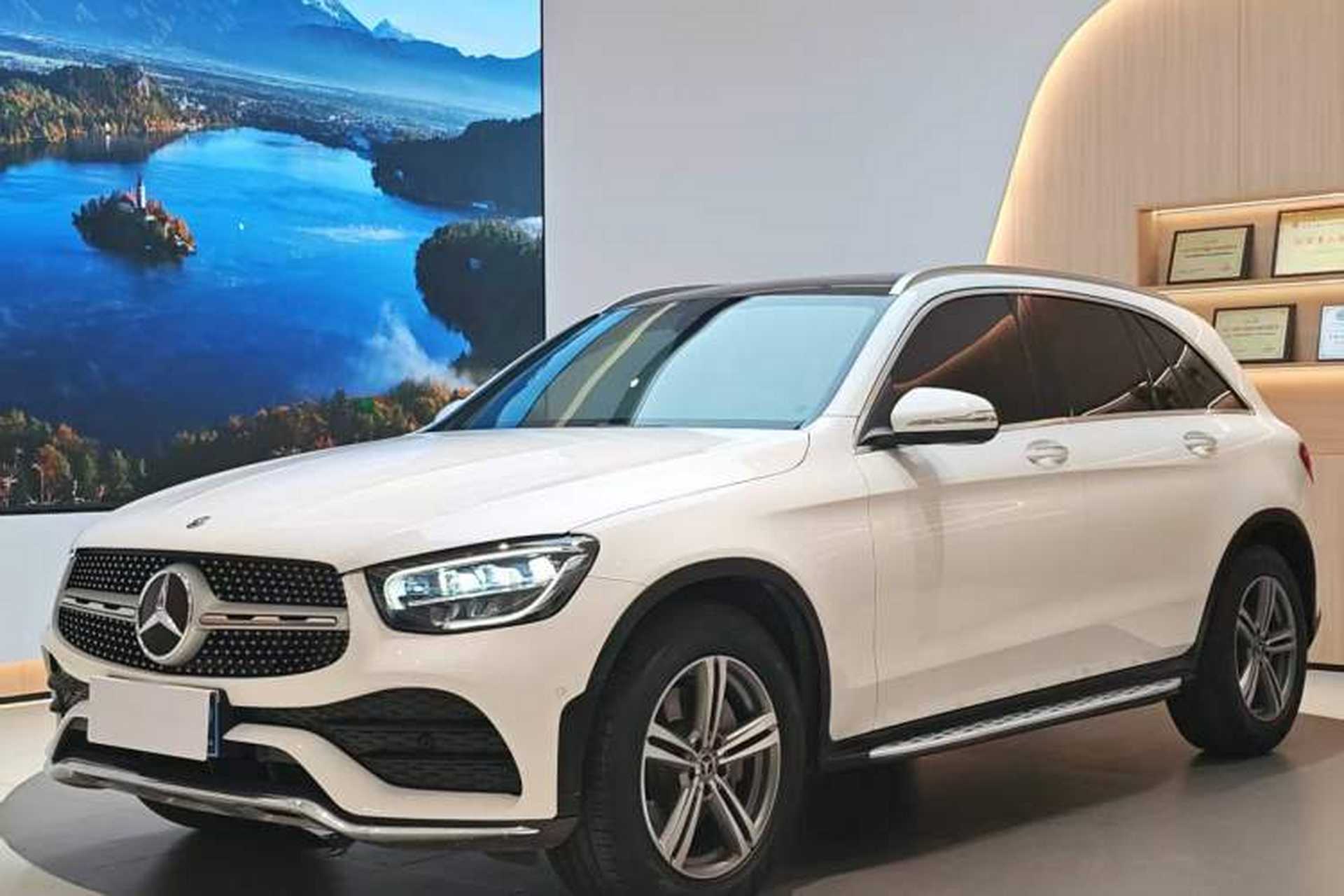 Used Mercedes-Benz GLC 2020 GLC 260 L 4MATIC Luxury Model Front Left 45 Deg