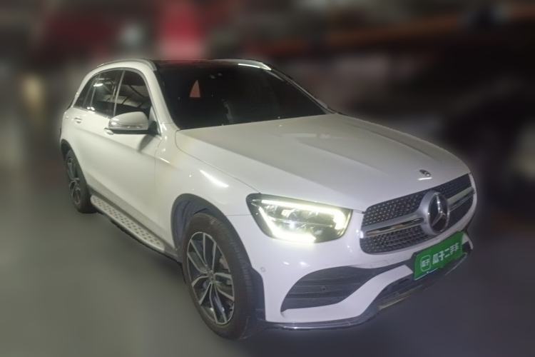 Used Mercedes-Benz GLC 2020 Facelift GLC 260 L 4MATIC Luxury Edition Front Right 45 Deg